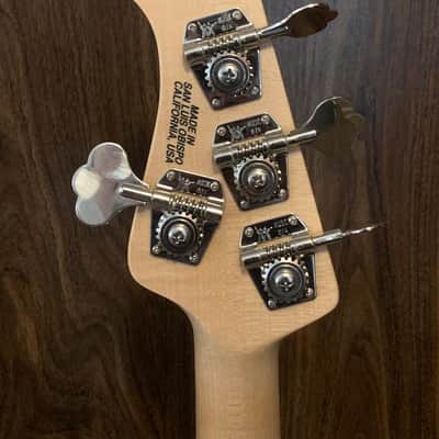 Ernie Ball Music Man Stingray HH Olive/gold image 7