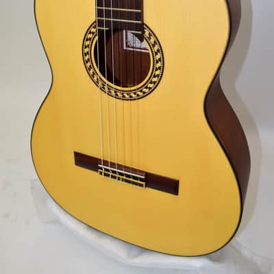Prudencio Saez Model 60 Classical Acoustic Guitar, Natural w/ Case image 4