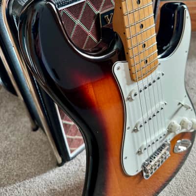 2024 Fender 70th Anniversary Player Stratocaster Two Tone Sunburst image 8