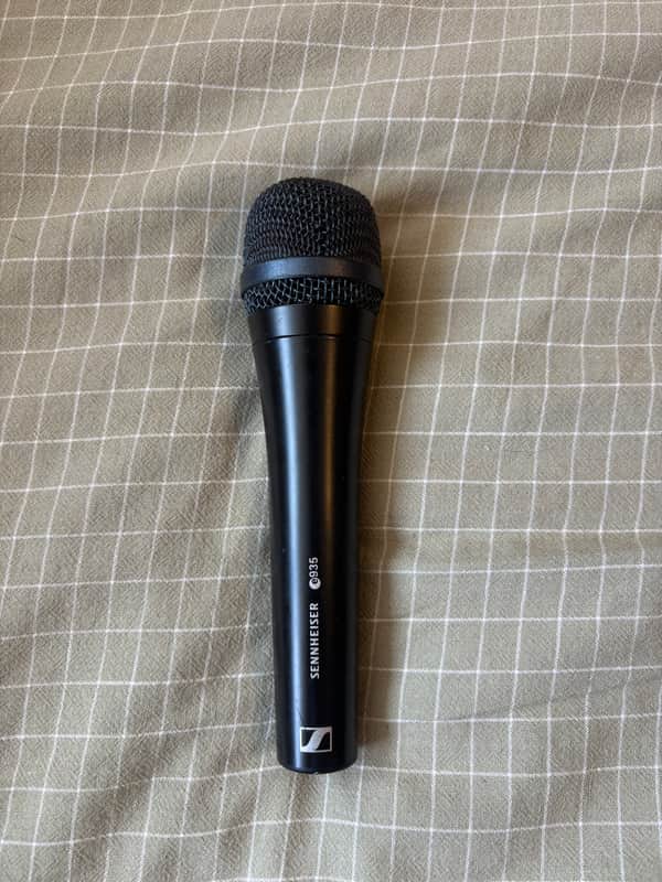 Sennheiser e935 Handheld Cardioid Dynamic Vocal Microphone 2003 - Present - Black image 1