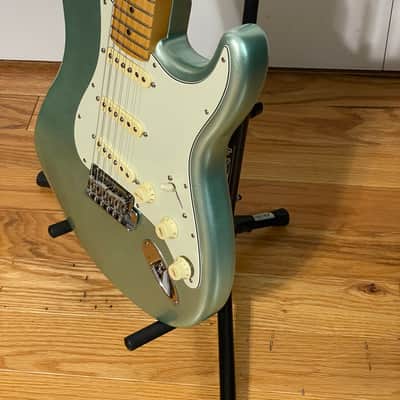 Fender American Professional II Stratocaster with Maple Fretboard 2020 - Present Mystic Surf Green image 2