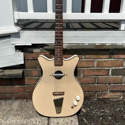 Danelectro Convertible Single Pickup 1959 - 1969 - Blonde image 4