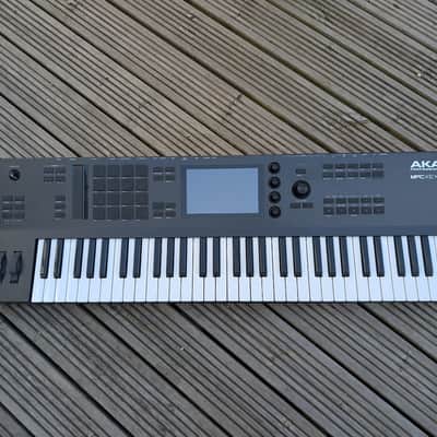 Akai MPC Key 61 Standalone Workstation Synthesizer 2022 - INCLUDES 500GB HARD DRIVE image 1