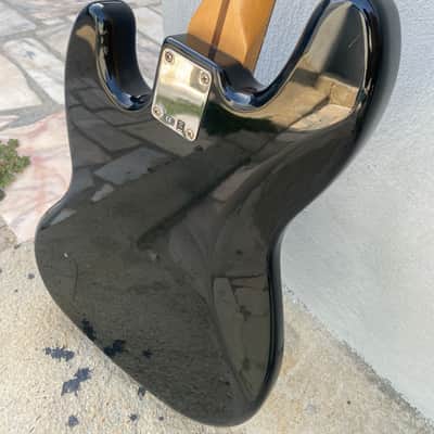 Fender Jazz Bass Deluxe 2005 - Black image 6