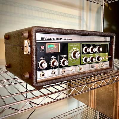 Roland RE-201 Space Echo Tape Delay / Reverb 1974 - 1988 - Black image 2