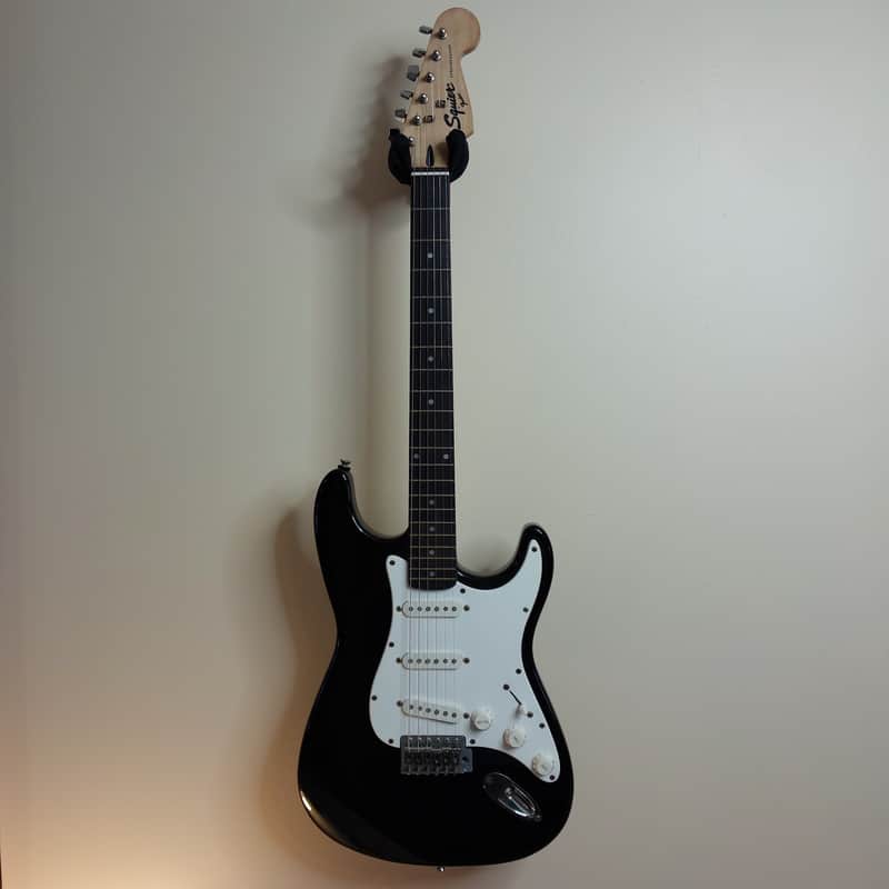 1995 Made in Korea Squier Squier Stratocaster - Black image 1