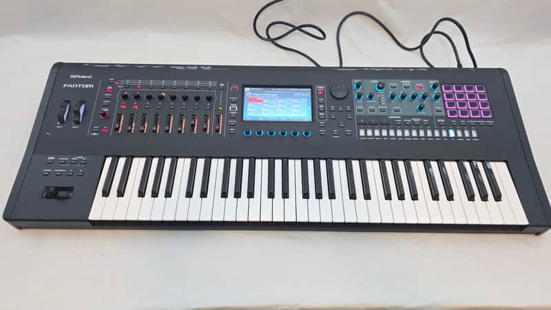 Roland Fantom 6 61-Key Workstation Keyboard
