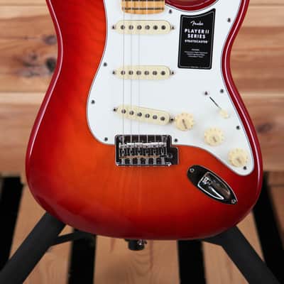 Fender Player II Stratocaster - Aged Cherry Burst image 2