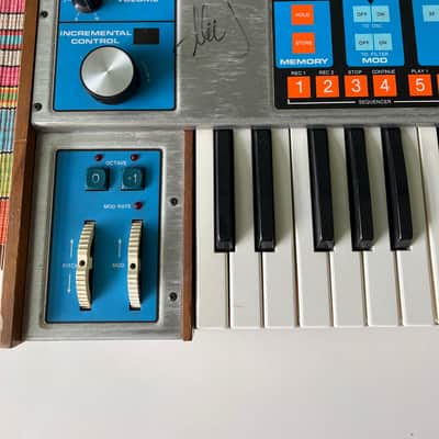 Moog Source 80s Weezer Matt Sharp Rentals