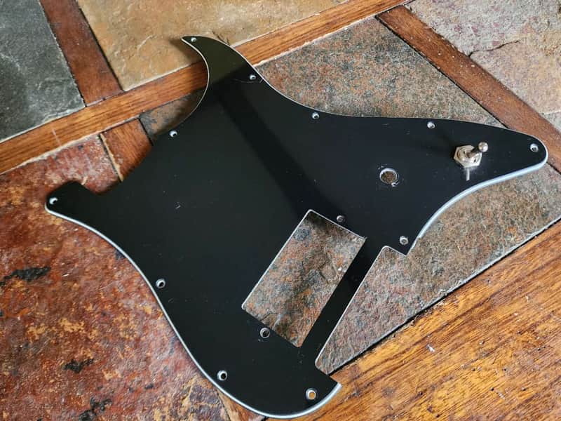 Squier Tom Delonge pickguard 2000s - blk image 1