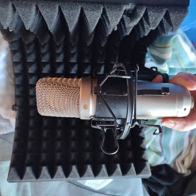 RODE NT1-A Large Diaphragm Cardioid Condenser Microphone 2002 - Present - Silver