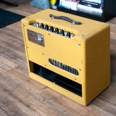 Fender Blues Junior IV FSR Limited Edition Lacquered Tweed 15-Watt 1x12" Guitar Combo 2019 - 2021 - Lacquered Tweed image 7