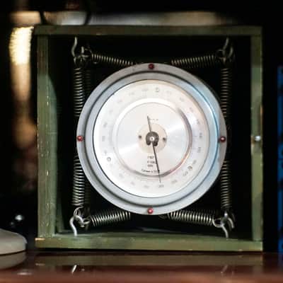 Vintage BAROMETER M-67 (USSR) fully working image 8