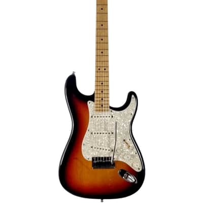 2000 Fender Custom Shop Classic Stratocaster 3-Tone Sunburst Birdseye Maple Neck image 4