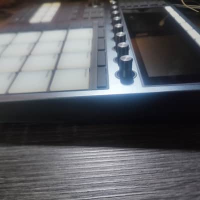 Native Instruments Maschine Plus 2021 - Present - Black image 6