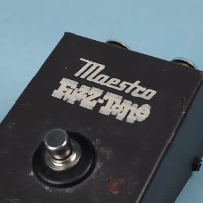 Vintage 1960s Maestro FZ-1A Fuzz Tone by Gibson Fuzz Guitar Effect Pedal image 3