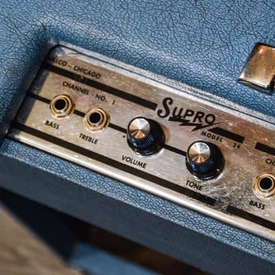 Supro Model 24 18-Watt 1x12" Guitar Combo with Tremolo Mid 1960s - Blue Rhino image 5