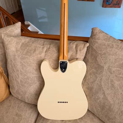 Fender Vintage American II ‘77 Telecaster Custom 2022 - White image 3