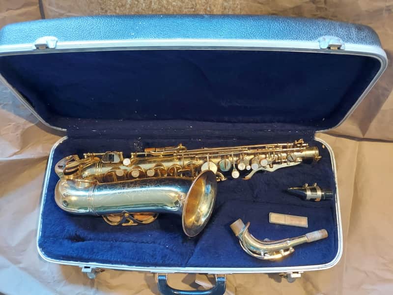 Conn Shooting-Stars Alto Saxophone, Fair Condition, with case/neck/MP image 1