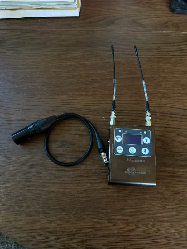 Lectrosonics L Series LR Camera-Mount Wireless Receiver (A1: 470-537 MHz) image 1