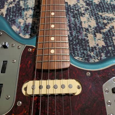 Fender Vintera '60s Jaguar with Pau Ferro Fretboard & Mastery Bridge image 3