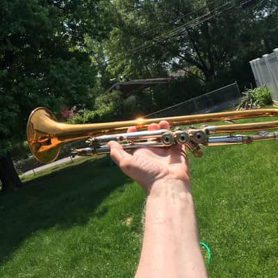SUMMER DEAL RARE LARGE BORE HOLTON MODEL 51 TRUMPET ORIGINAL FINISH COMPRESSION FINE LARGEST BORE HOLTON MADE ELKGART MADE WITH GOOD CASE image 10