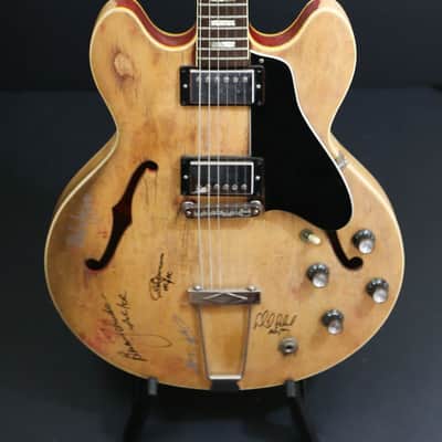 Mid 70s Gibson ES 335 Signed by AC/DC image 2