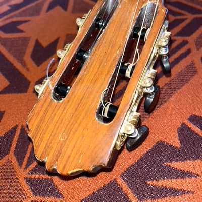 Conde Classical Guitar 1969 - Varnish image 9
