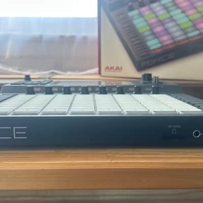 Akai Force Standalone Music Production / DJ Performance System 2019 - Black image 3