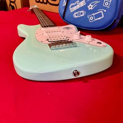 Mooer Guitars MLT10( Travel/ Short Scale )  CANDY BLUE 2025 Super Light 2,5Kg image 15