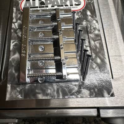 Allparts Omega 5 String bass bridge 2023 - Chrome image 3