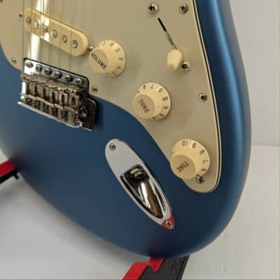 Fender American Performer Stratocaster with Maple Fretboard 2019 - Satin Lake Placid Blue image 4