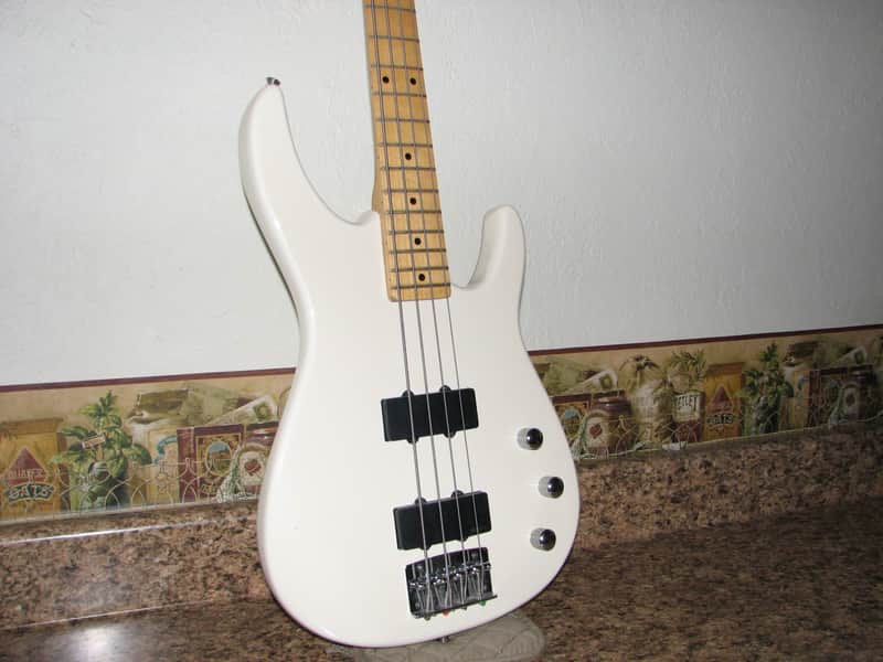 Peavey Foundation Bass Guitar 1994 Antique White image 1