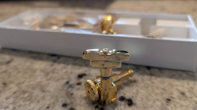 Hipshot Imperial 3x3 Brass Locking 2020 - Brass image 1