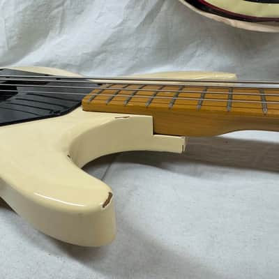Gibson The Grabber 4-string Bass - truss rod maxed / AS-IS - Rare - White image 14