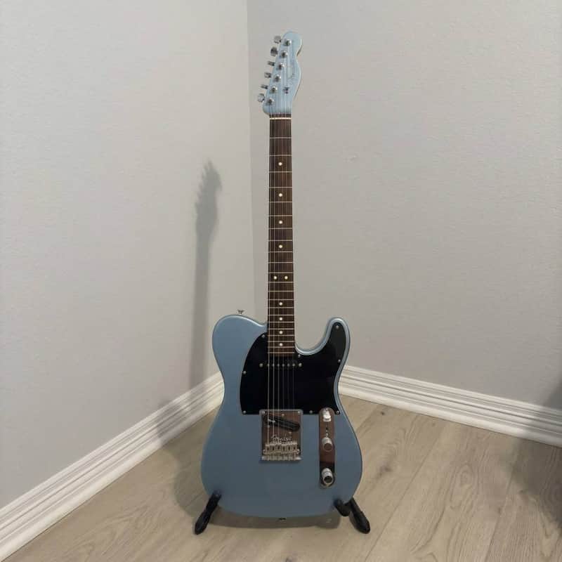 Fender Limited Edition American Standard Matching Headstock