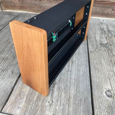 ChiliCases ChiliCases 6U/84HP Swiss Walnut powered Eurorack case 2024 - Swiss Walnut image 4