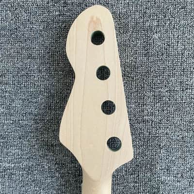 Green 4 String Bass Maple Neck, 20 Frets Rosewood Fingerboard image 7