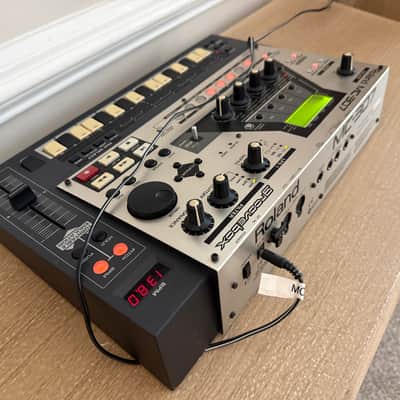 Roland MC-307 Groovebox 2000s - Silver and Black image 4