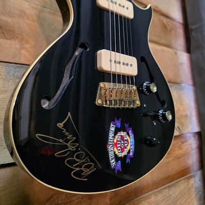 Limited Edition 1998 Gibson USA Blues Hawk Signed by B.B. King w/ Extras image 2