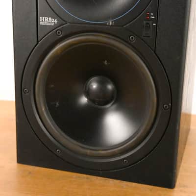 Mackie HR824 8.75-inch Active Studio Monitor CG01WPB image 3