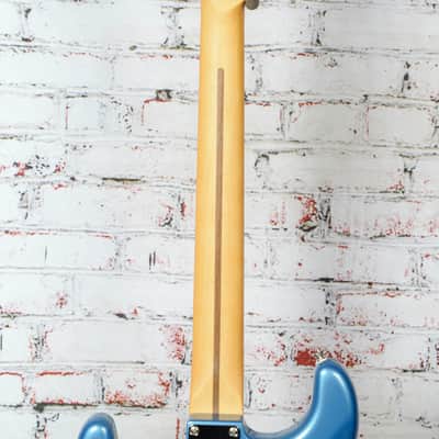 Fender - American Professional Classic Stratocaster - Electric Guitar - HSS - Maple Fingerboard - Faded Lake Placid Blue - w/ Deluxe Gigbag image 8