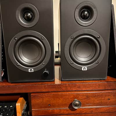 U-Turn Audio Ethos Powered Desktop/Bookshelf Speakers with grills image 2