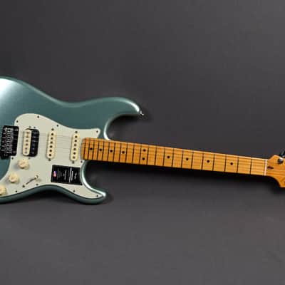 Fender Stratocaster American Pro II HSS MN Mystic Surf Green image 3