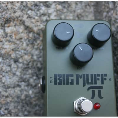 Electro-Harmonix "Green Russian Big Muff Distortion/Sustainer Reissue" image 4