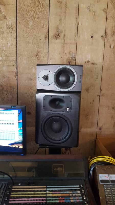 JBL LSR 28P Pair image 1