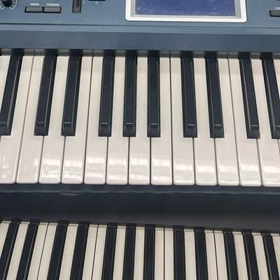Korg Triton Extreme 61-Key 120-Voice Polyphonic Workstation 2005 - 2009 - Black image 3