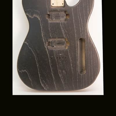 Guitar Mill T-Style Body / 1 Piece Swamp Ash / 3 lbs. 12 oz. / Nitrocellulose TruGrain™ 'Black' / Closet Clean (#GIN-3934) image 2