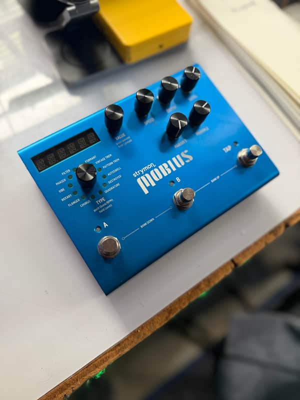 Strymon Mobius