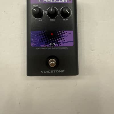 TC Helicon Voicetone X1 Megaphone & Distortion Vocal Effect Pedal + Box & PSU image 2